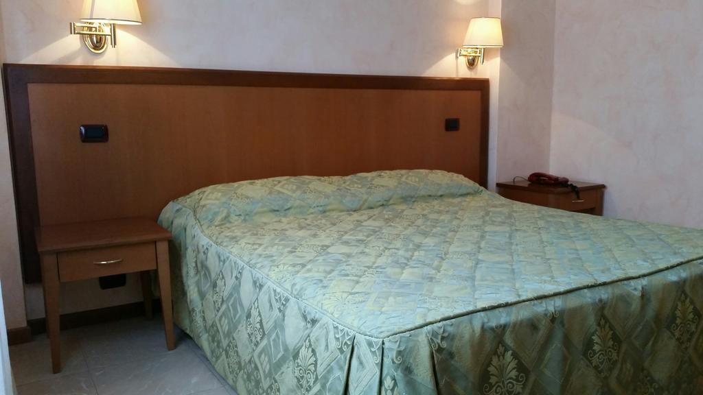 Park Hotel Celano Foggia Room photo